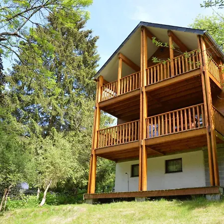 Comfortable Modern With Wood Finish Holiday home